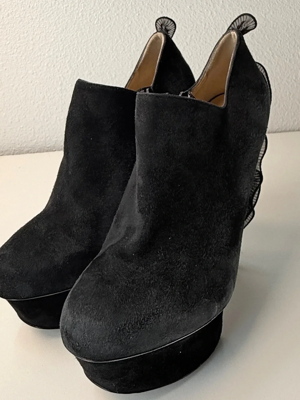 Nicholas Kirkwood Black Suede Ruffle Heel Platform Booties Size 38 With Dustbag